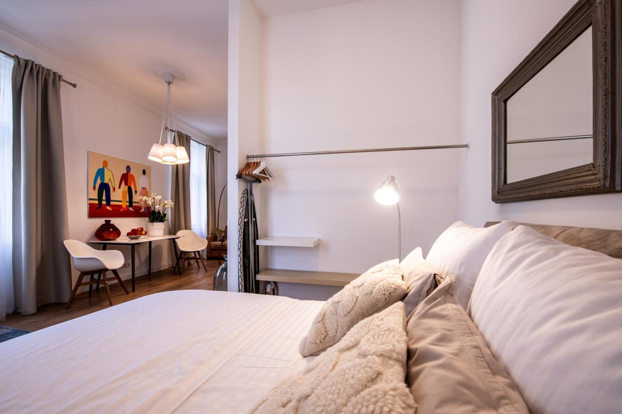 Modern Downtown Apt - Renovated, On Ideal Location Praha Bagian luar foto