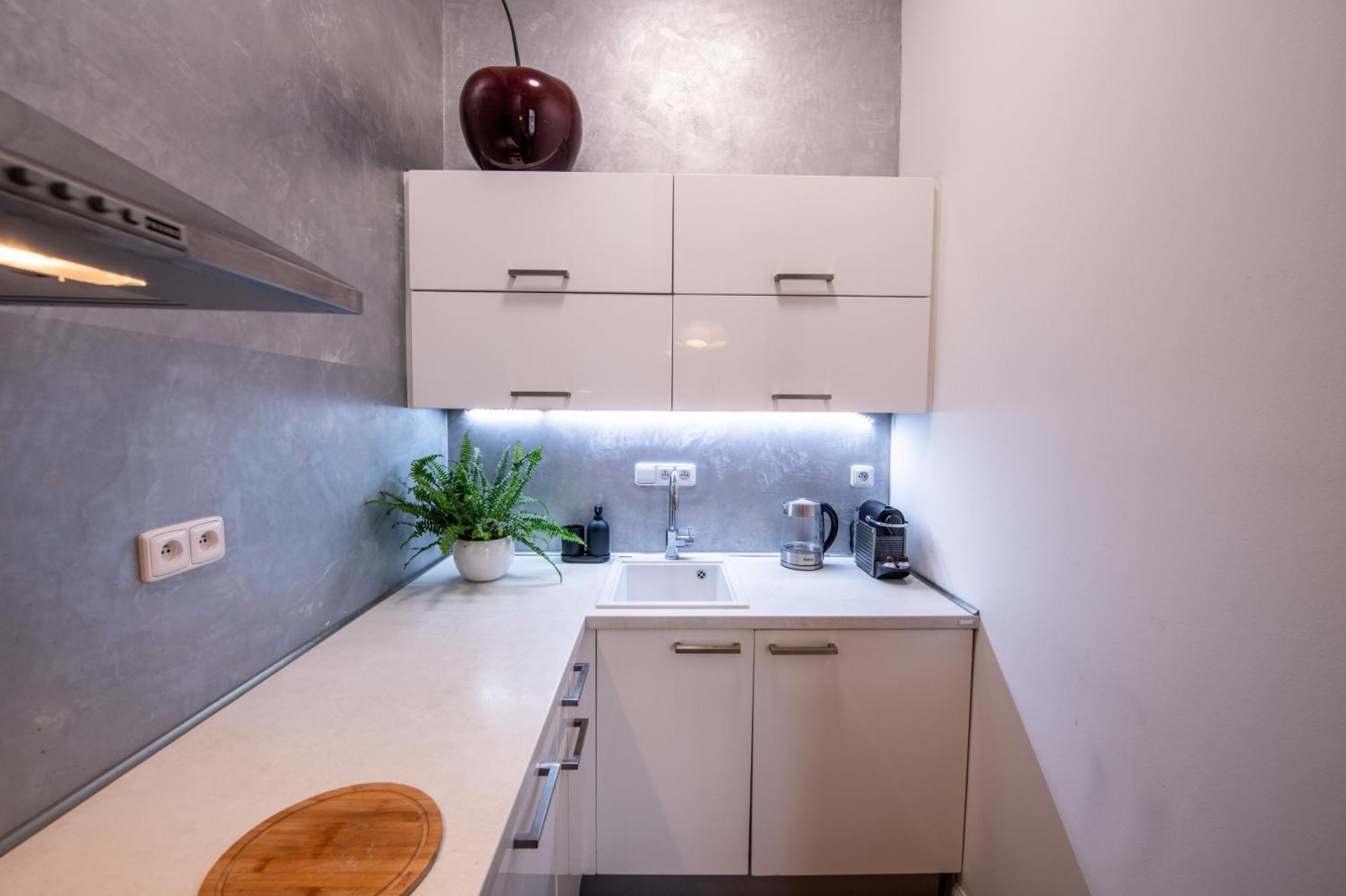 Modern Downtown Apt - Renovated, On Ideal Location Praha Bagian luar foto