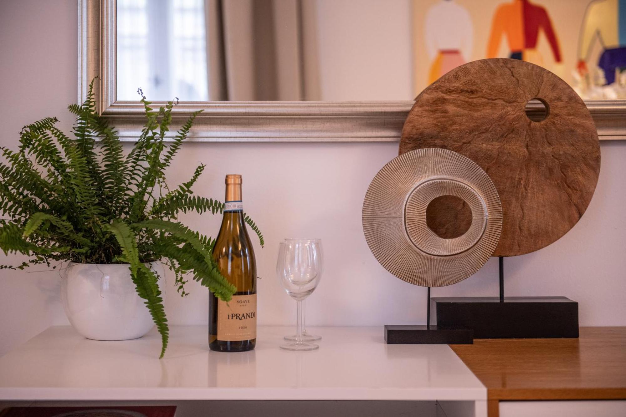 Modern Downtown Apt - Renovated, On Ideal Location Praha Bagian luar foto