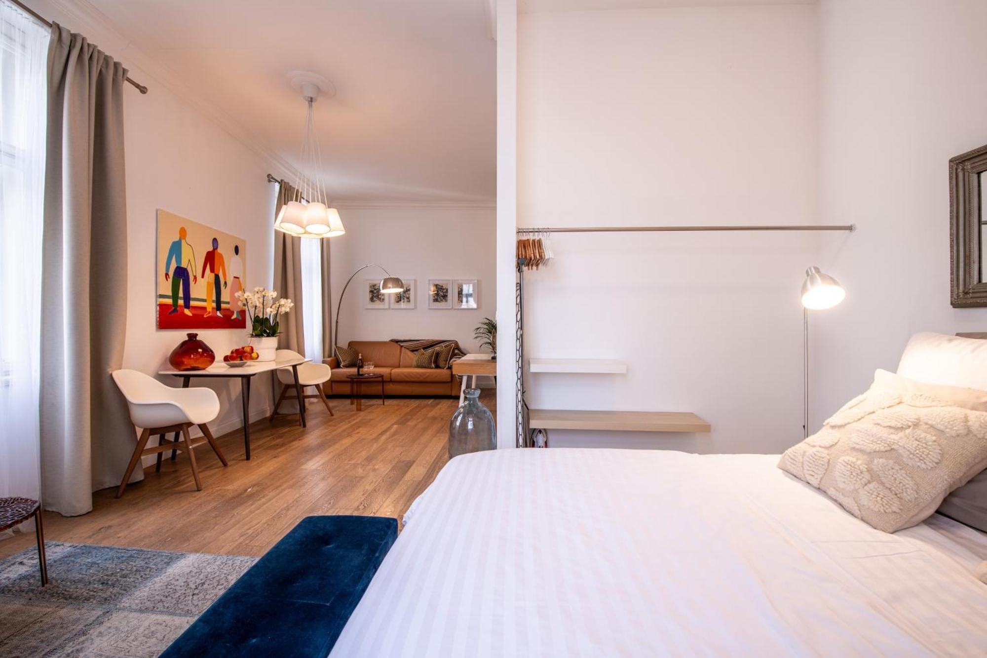 Modern Downtown Apt - Renovated, On Ideal Location Praha Bagian luar foto