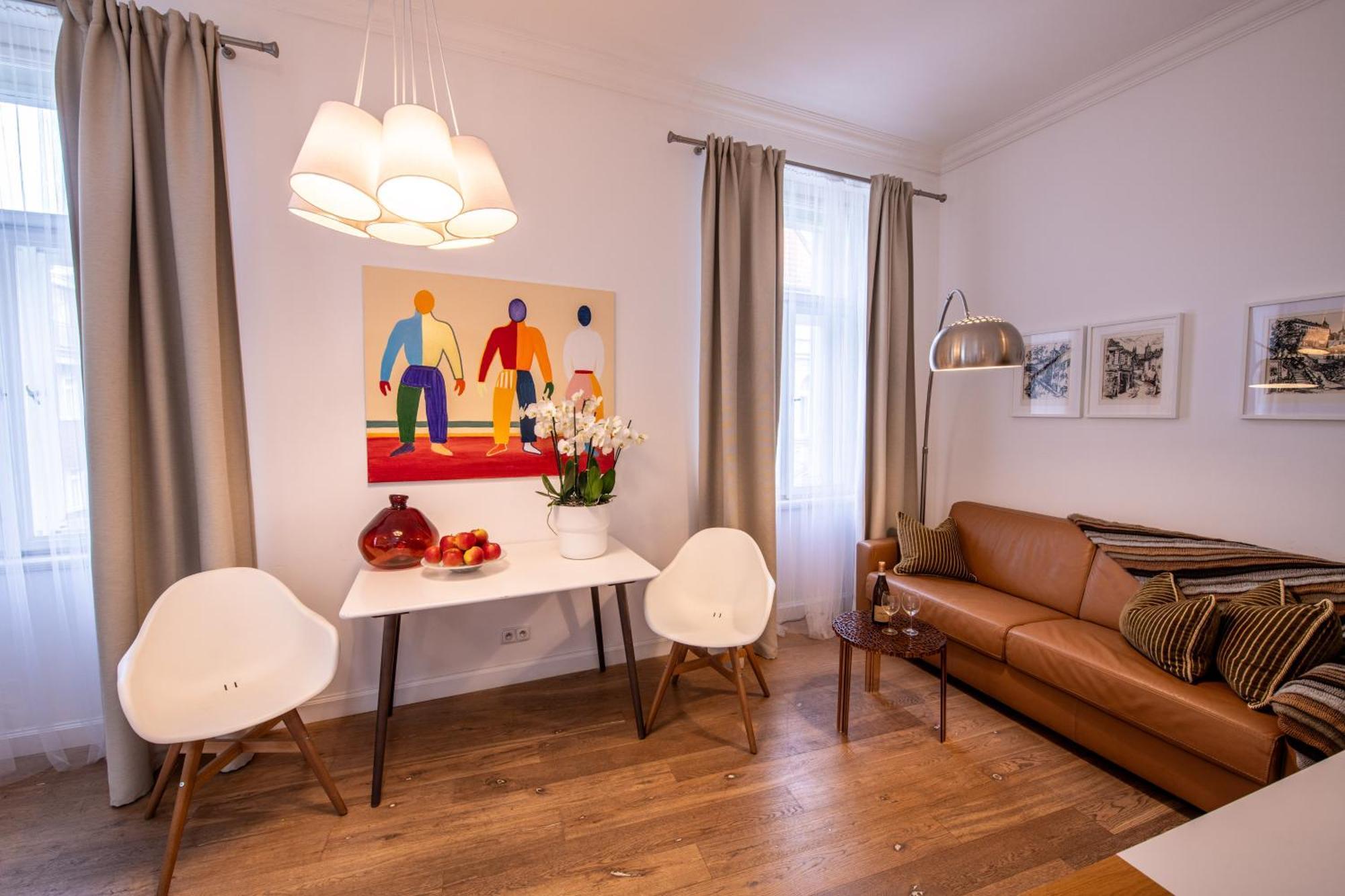 Modern Downtown Apt - Renovated, On Ideal Location Praha Bagian luar foto