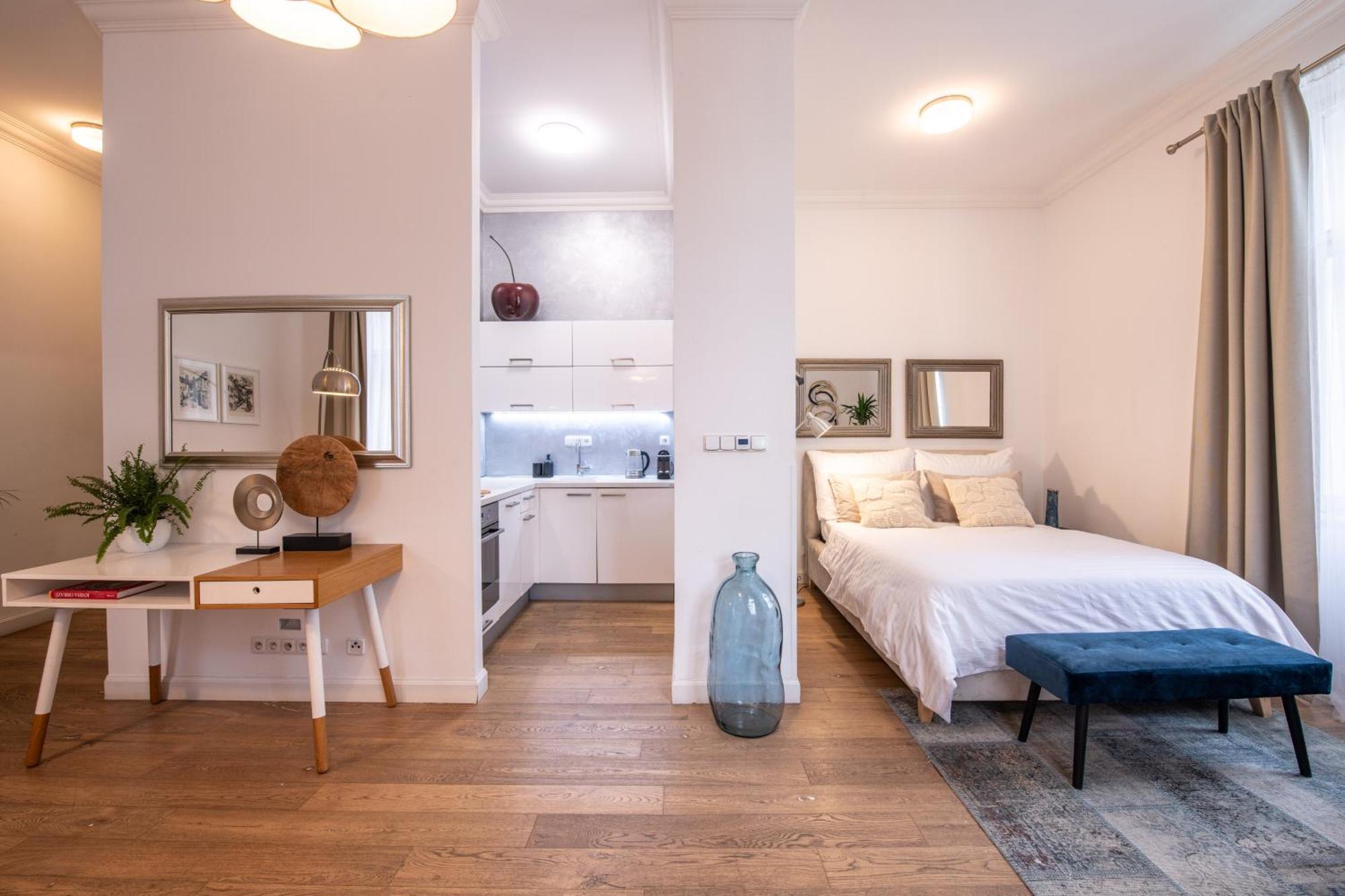 Modern Downtown Apt - Renovated, On Ideal Location Praha Bagian luar foto